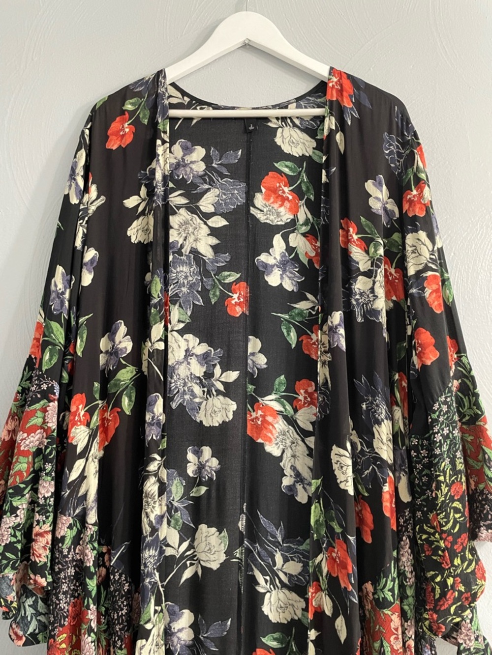 TORRID High-Low Multi Floral long Kimono Bell Sleeves boho festival Coachella 2X - Picture 4 of 13